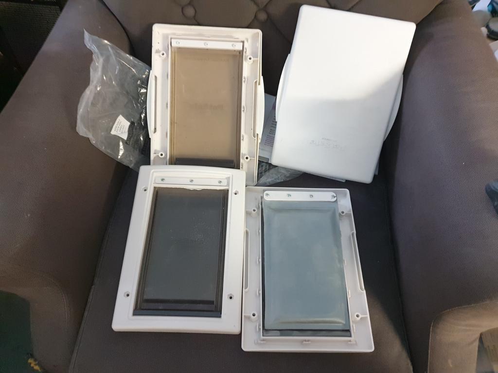 Kattenluiken petsafe 700 series, Dieren en Toebehoren, Ophalen, Zo goed als nieuw