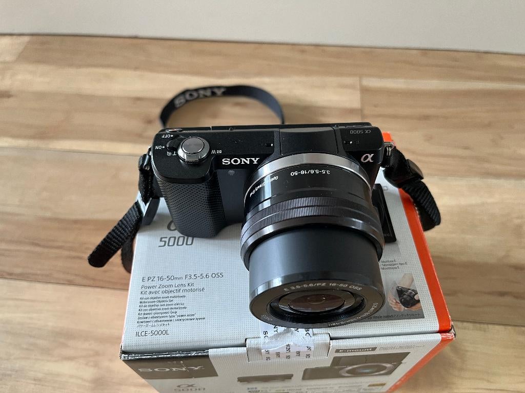 Sony Alpha A5000 + 16-50mm f/3.5-5.6, Audio, Tv en Foto, Fotocamera's Digitaal, Gebruikt, Compact, Sony, Geen optische zoom
