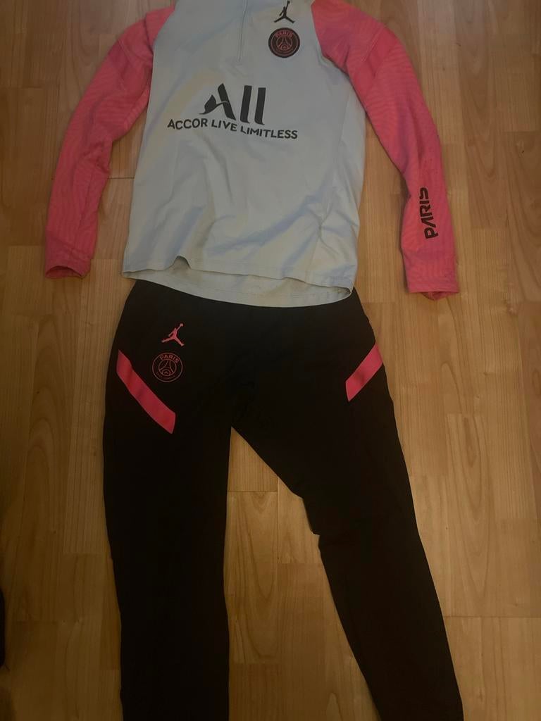 PSG Trainingspak Maat 150 - Goede Staat, Ophalen of Verzenden, Gebruikt, Jongen of Meisje, Sport- of Zwemkleding