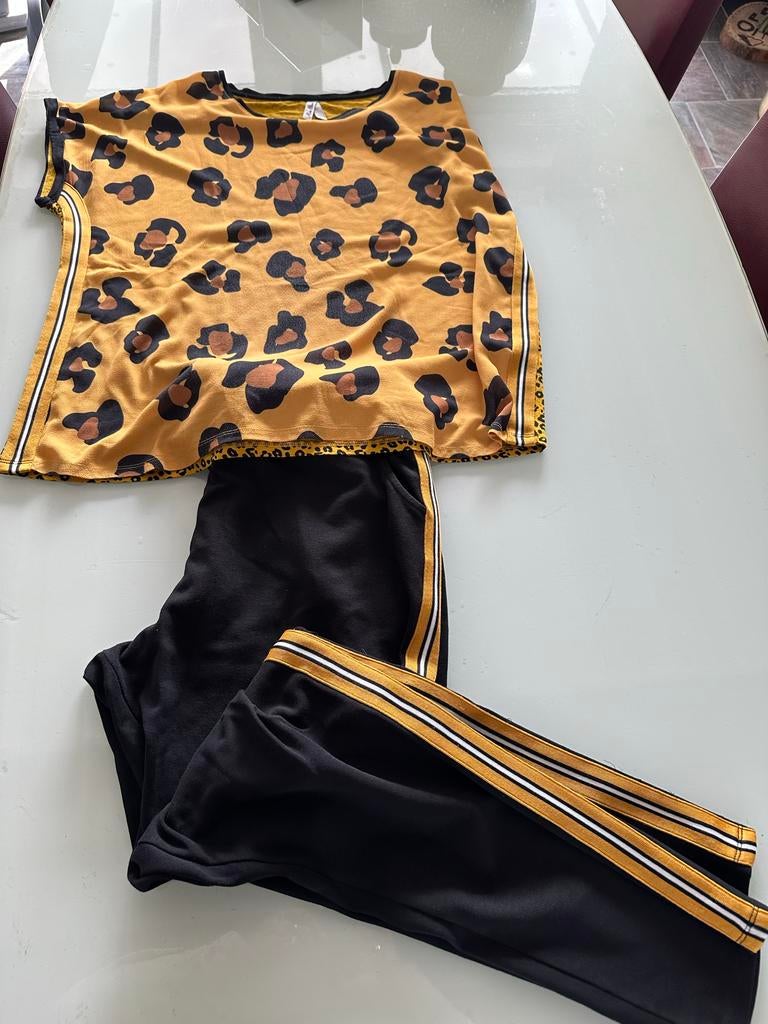 Shirt en joggingbroek met panterprint, Geel, Maat 46/48 (XL) of groter, Ophalen of Verzenden, Korte mouw