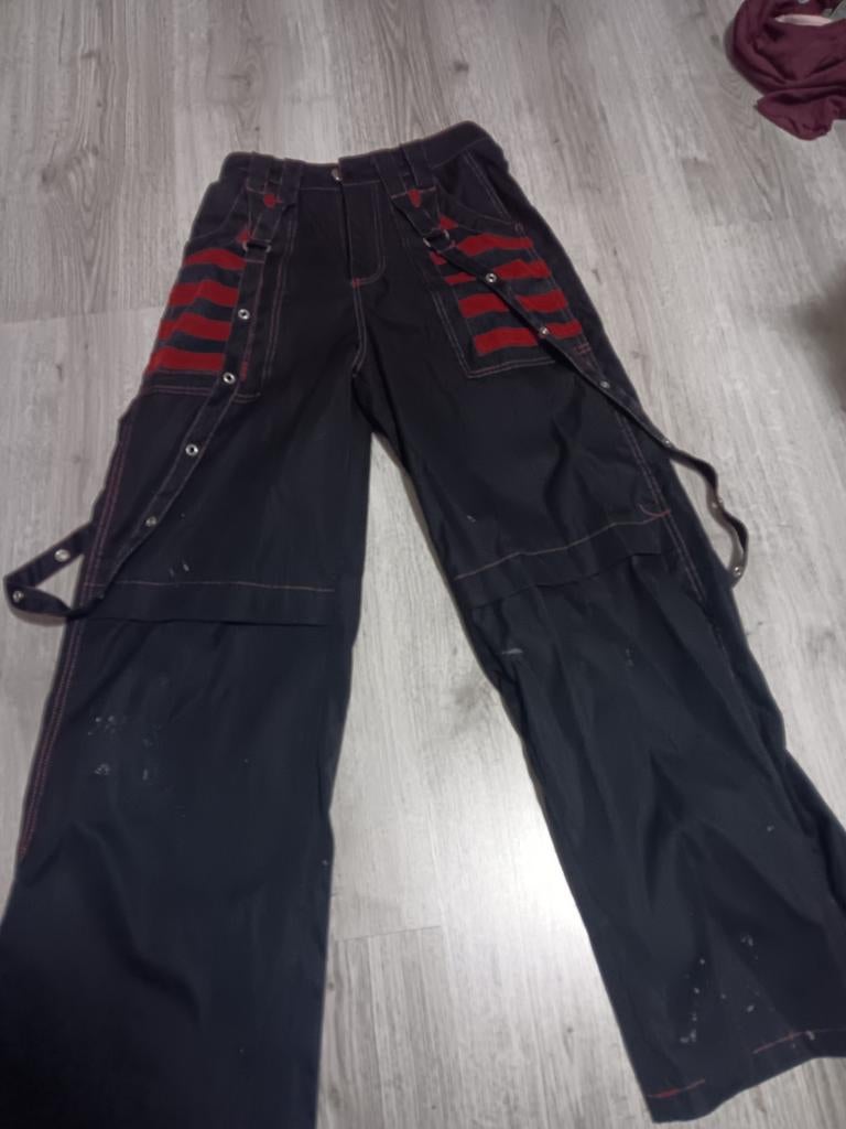 Gothic Broek XS - Zwart met Rode Details, Ophalen, Gedragen, Maat 34 (XS) of kleiner, Zwart