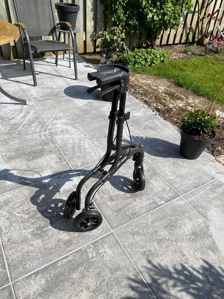 Rollator met 3 wielen., Ophalen, Lichtgewicht, Gebruikt
