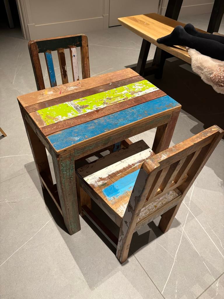 Kindertafel met 2 stoeltjes - gerecycled hout, Ophalen of Verzenden, Gebruikt, Tafel(s) en Stoel(en)