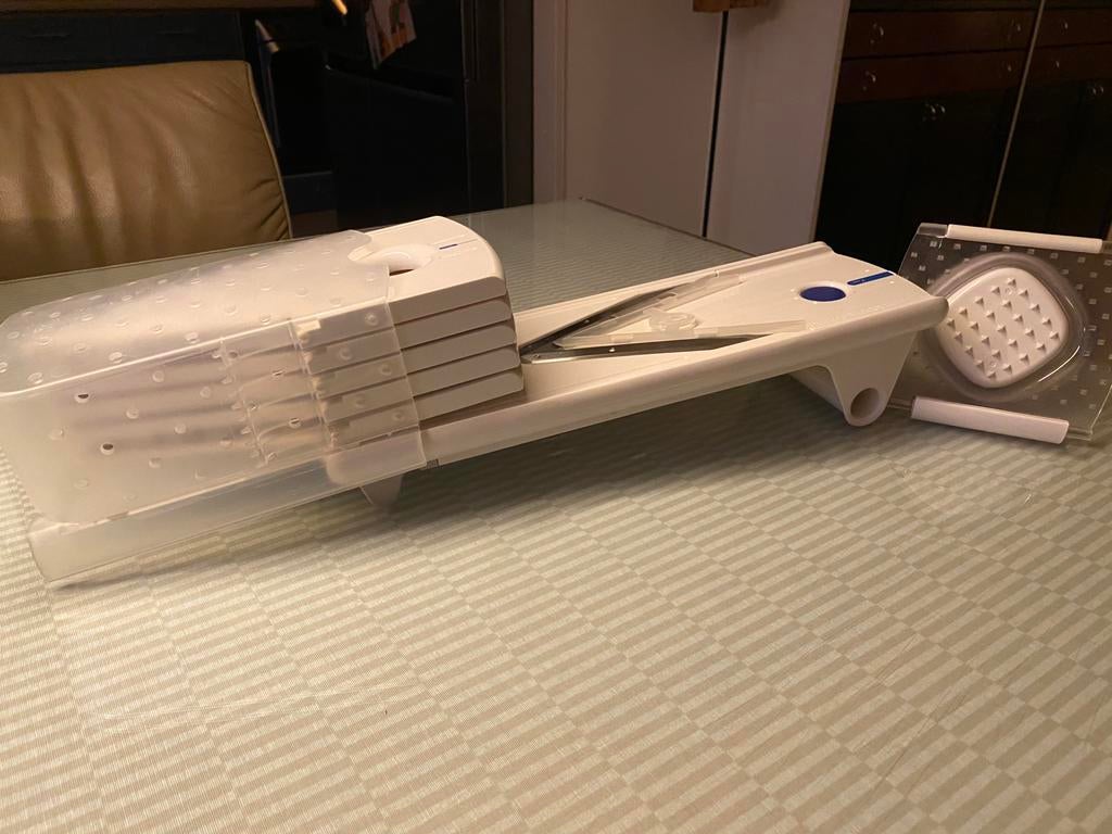 Groentesnijder / snijmachine, Ophalen, Zo goed als nieuw