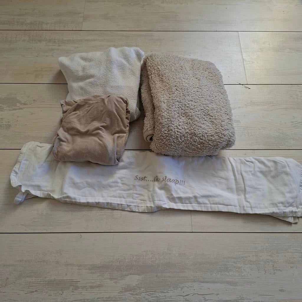 Molton hoeslaken en laken set voor wieg, Gebruikt, Jongetje of Meisje, Ophalen of Verzenden, Wit