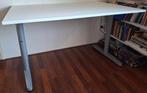 Bureau / computertafel Galant Ikea – wit, Ophalen, In hoogte verstelbaar, Zo goed als nieuw, Bureau