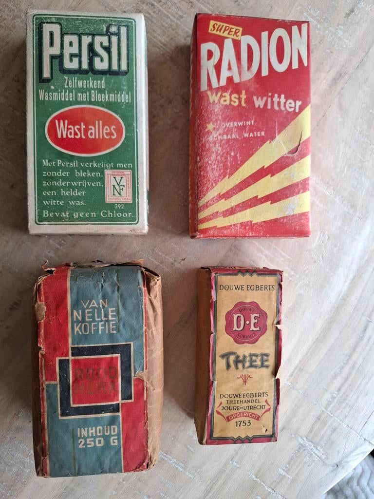 Vintage pakken koffie, thee en wasmiddel, Ophalen