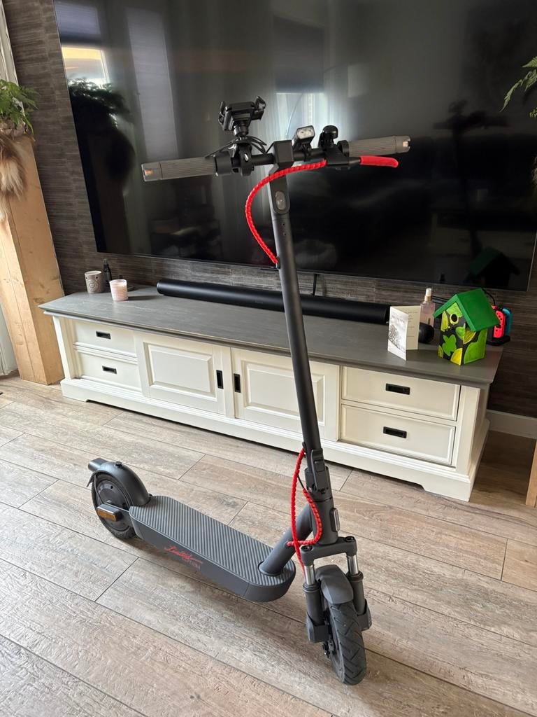 Xiaomi 5 EU electric scooter aankoopbewijs aanwezig, Ophalen of Verzenden, Zo goed als nieuw, Elektrische step (E-scooter)