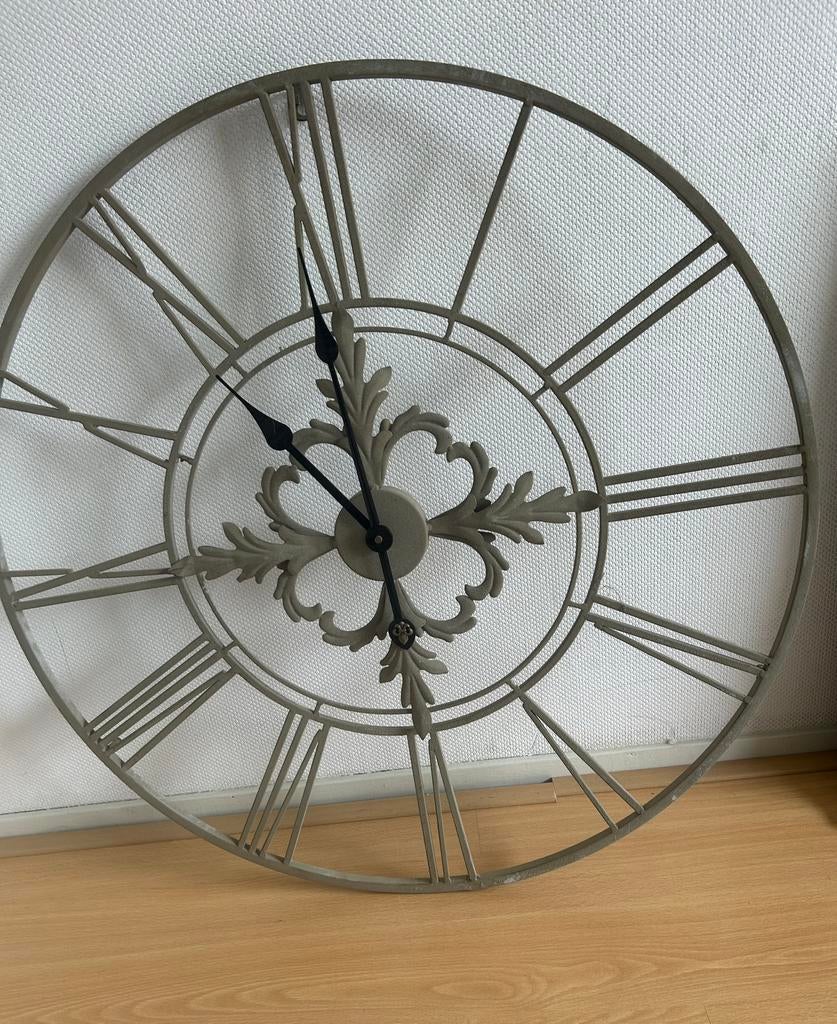 Mooie Riverdale wandklok, Huis en Inrichting, Woonaccessoires | Klokken, Ophalen, Gebruikt, Wandklok