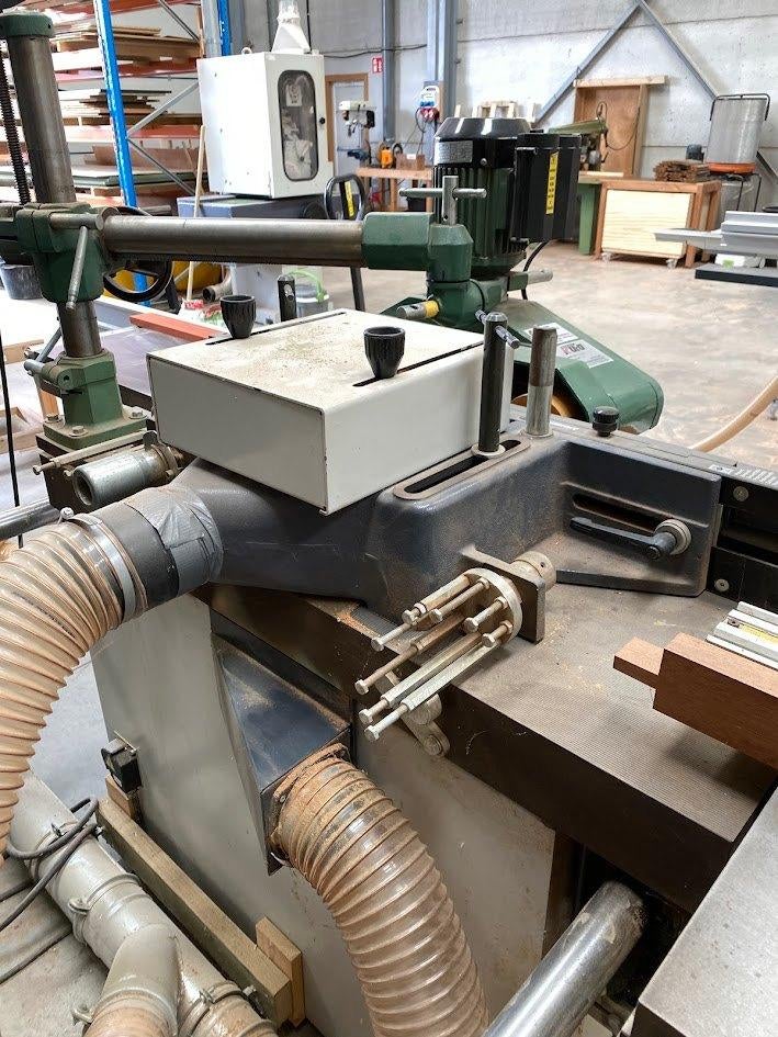 Freesmachine met pennentafel, Ophalen