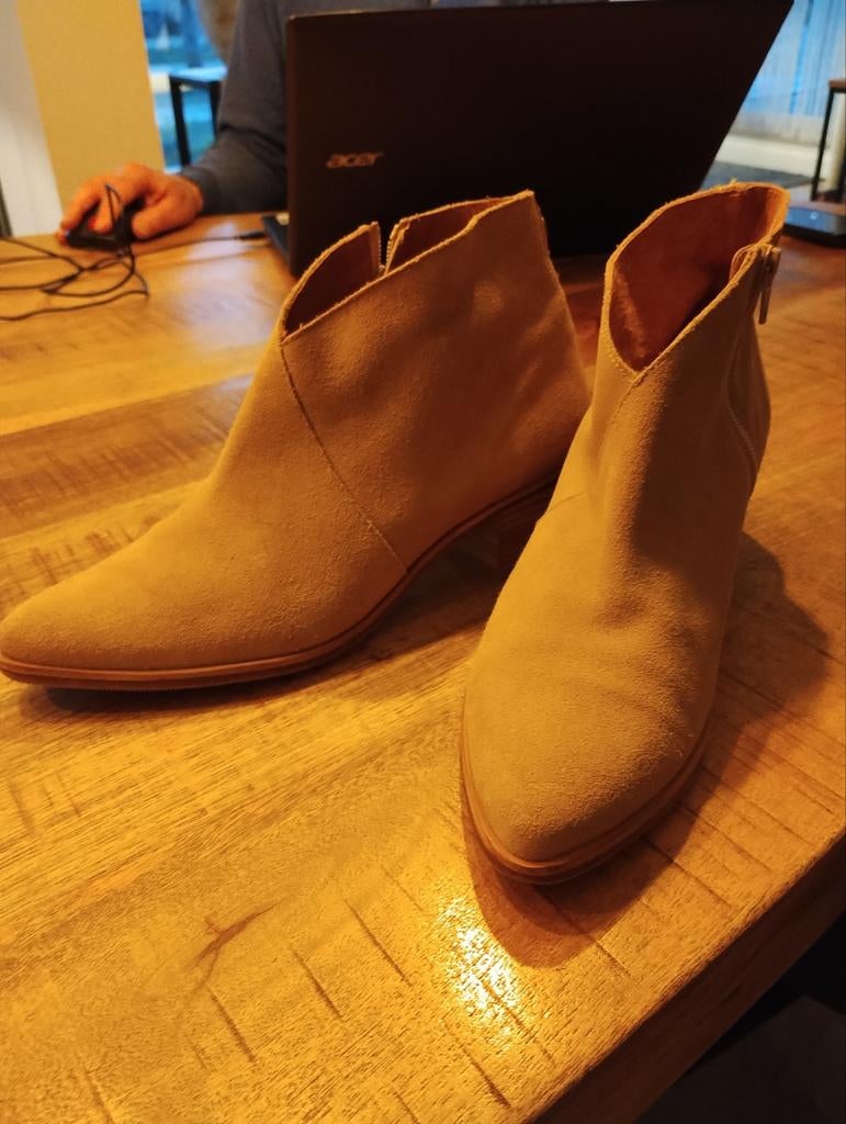 Nwedames laarsjes maat 41, Ophalen of Verzenden, Zo goed als nieuw, Beige