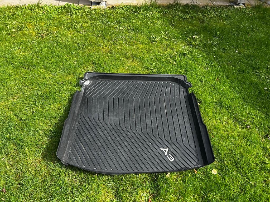 originele kofferbakschaal Audi A3 sedan/ limousine 2021, Auto diversen, Kofferbakmatten, Ophalen, Zo goed als nieuw