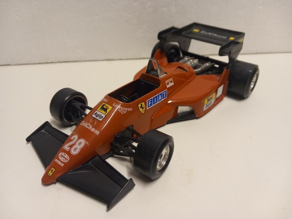 Bburago 1:24 Ferrari 126 C4 Turbo Berger G nobox, Hobby en Vrije tijd, Ophalen of Verzenden, Zo goed als nieuw, Auto, Bburago
