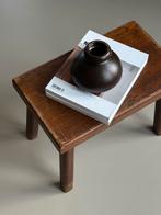 Vintage brutalist eikenhout krukje bijzettafel retro bruin, 45 tot 60 cm, Minder dan 55 cm, Gebruikt, Brutalist mid century vintage retro