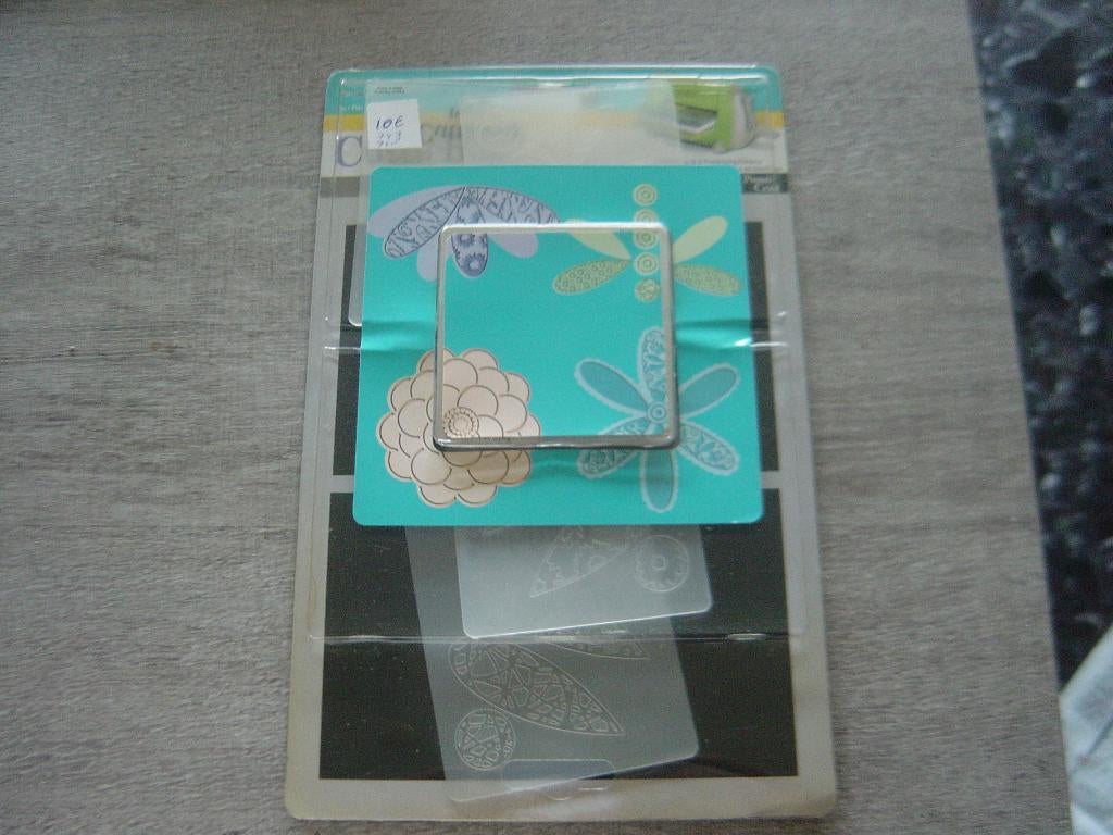 Cuttlebug, Ophalen of Verzenden, Zo goed als nieuw, Overige thema's, Pons of Mal