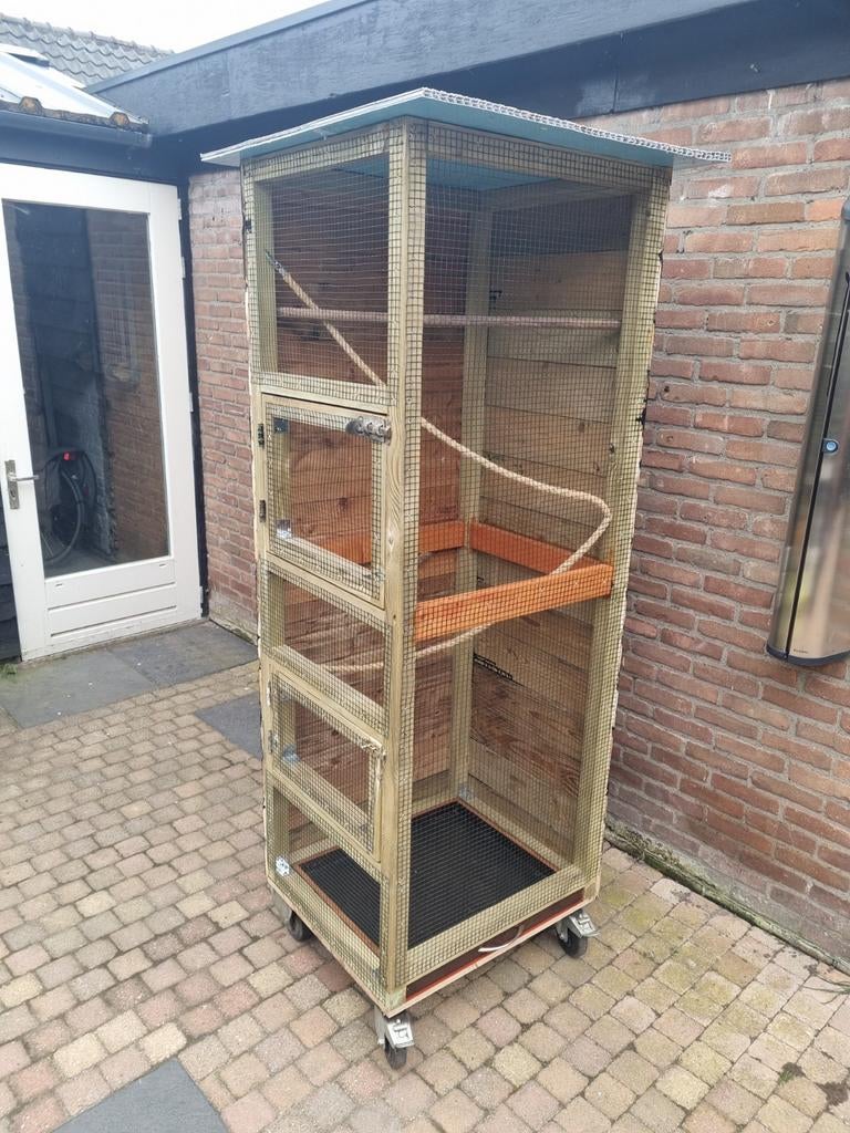 Buiten voliere, Dieren en Toebehoren, Vogels | Hokken en Kooien, Ophalen of Verzenden, Hout, Volière