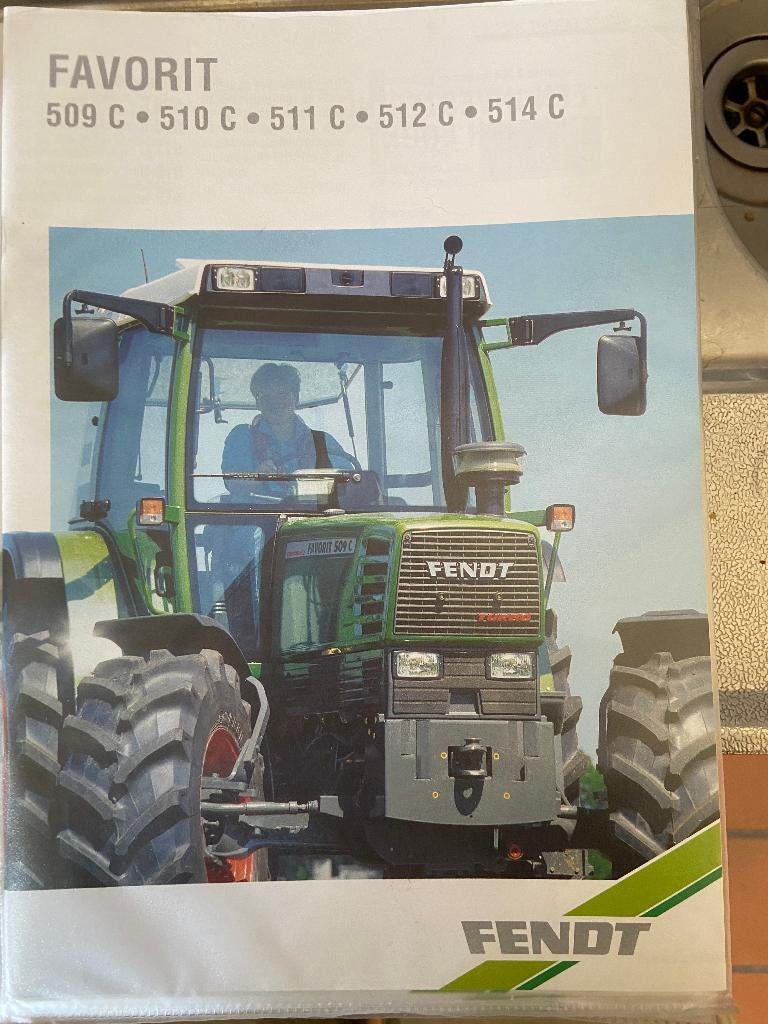 Tractorfolders, Verzenden, Zo goed als nieuw, Folder