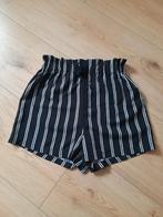 Shein gestreepte broek XS, Kleding | Dames, Broeken en Pantalons, Kort, Zwart, Ophalen of Verzenden, Zo goed als nieuw