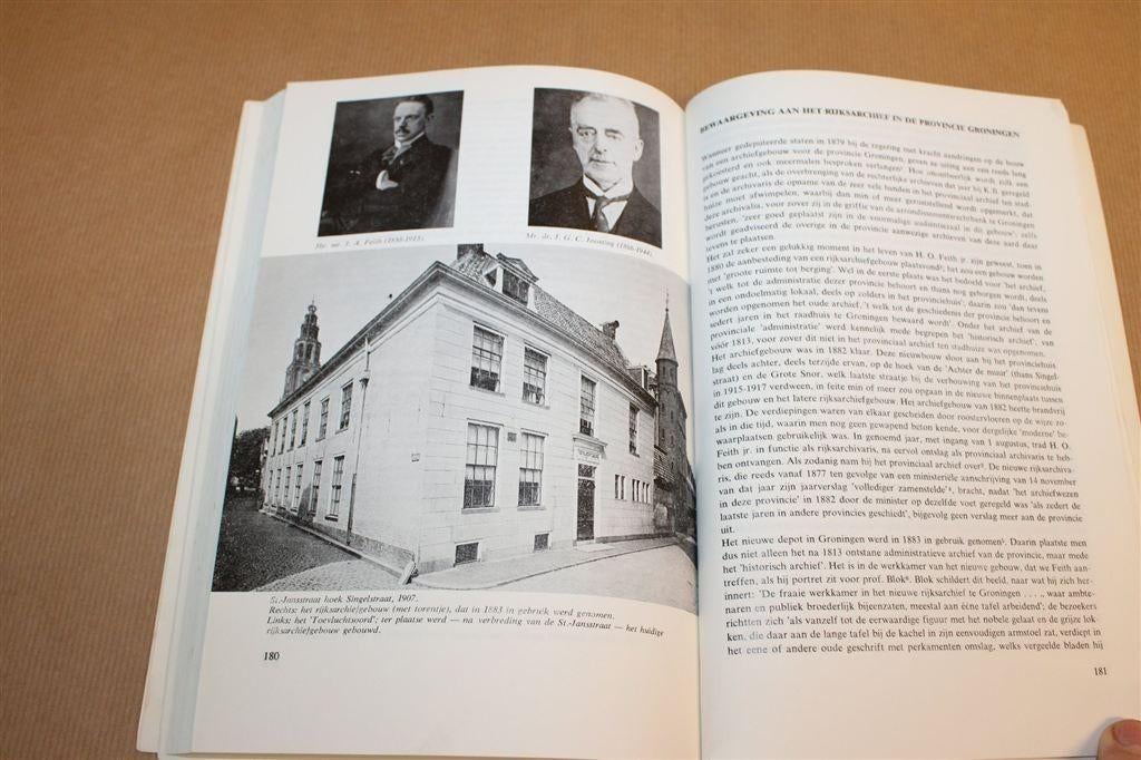 Historie Archief Stad Groningen — Gemeentearchief 1977, Ophalen of Verzenden, Gelezen