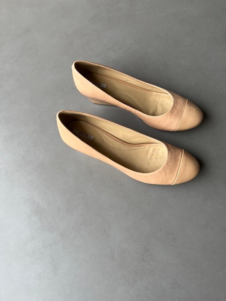 Geox maisgeel/bruine sleehakken, maat 39, Geox, Verzenden, Geel, Nieuw