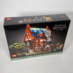 LEGO Ideas 21325 Medieval Blacksmith, Ophalen of Verzenden, Zo goed als nieuw