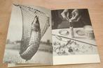 Vissen hoeft niet zo duur te zijn [1961] — A. van Onck, Ophalen of Verzenden, Gelezen, Watersport en Hengelsport