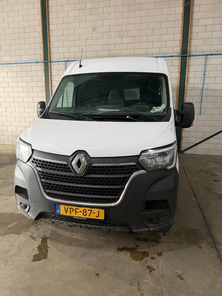 Renault Master GB 2.3 dCi 135pk L2h2 T33 FWD 2022 Wit, Auto's, Bestelauto's, Voorwielaandrijving, 136 pk, Euro 6, 4 cilinders