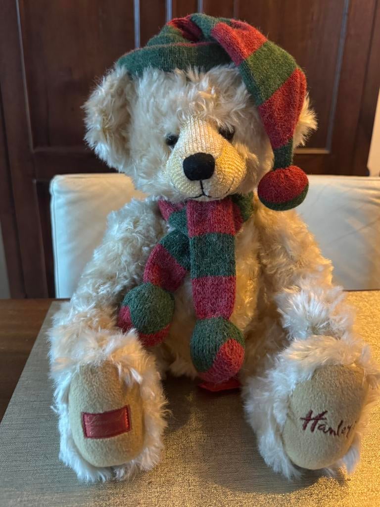 Hamleys Christmas Teddy Bear Limited Edition, nieuw, Ophalen of Verzenden, Zo goed als nieuw, Stoffen beer, Overige merken