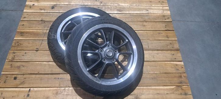 Set wielen voor een Vespa Primavera, Fietsen en Brommers, Brommeronderdelen | Algemeen, Gebruikt, Overige typen, Ophalen of Verzenden