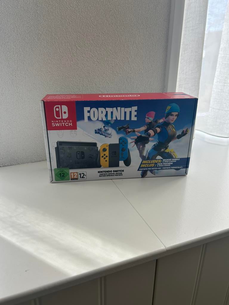 Nintendo switch fortnite edition, Met games, Ophalen of Verzenden, Zo goed als nieuw, Switch Original