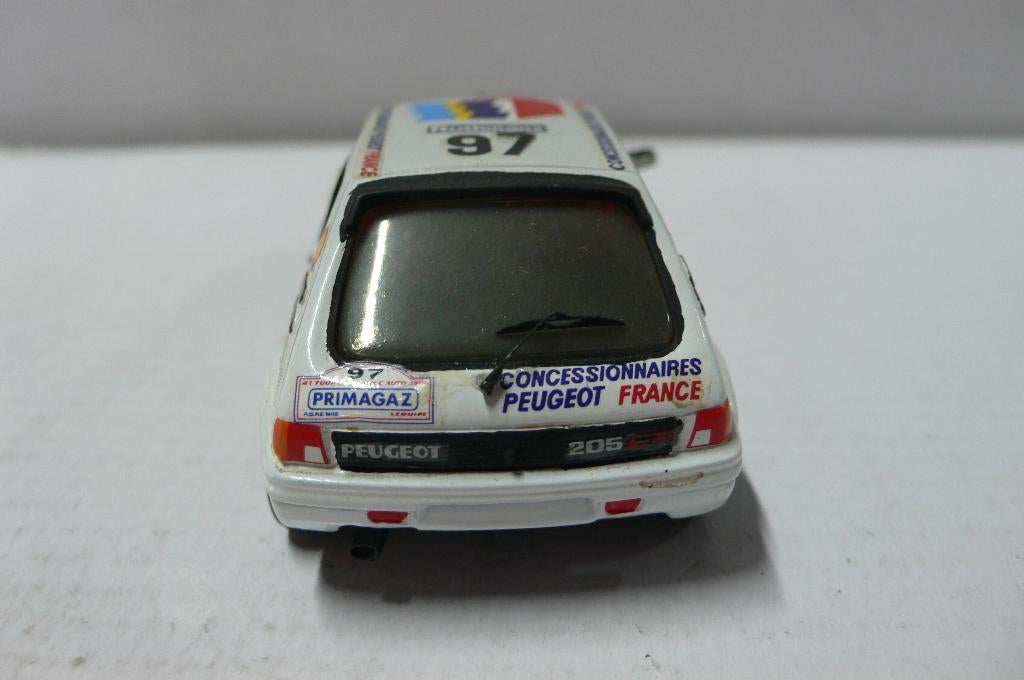Provence Moulage Peugeot 205 GTI N°30 – Rallye Italie – Échelle 1/43 – Occasion