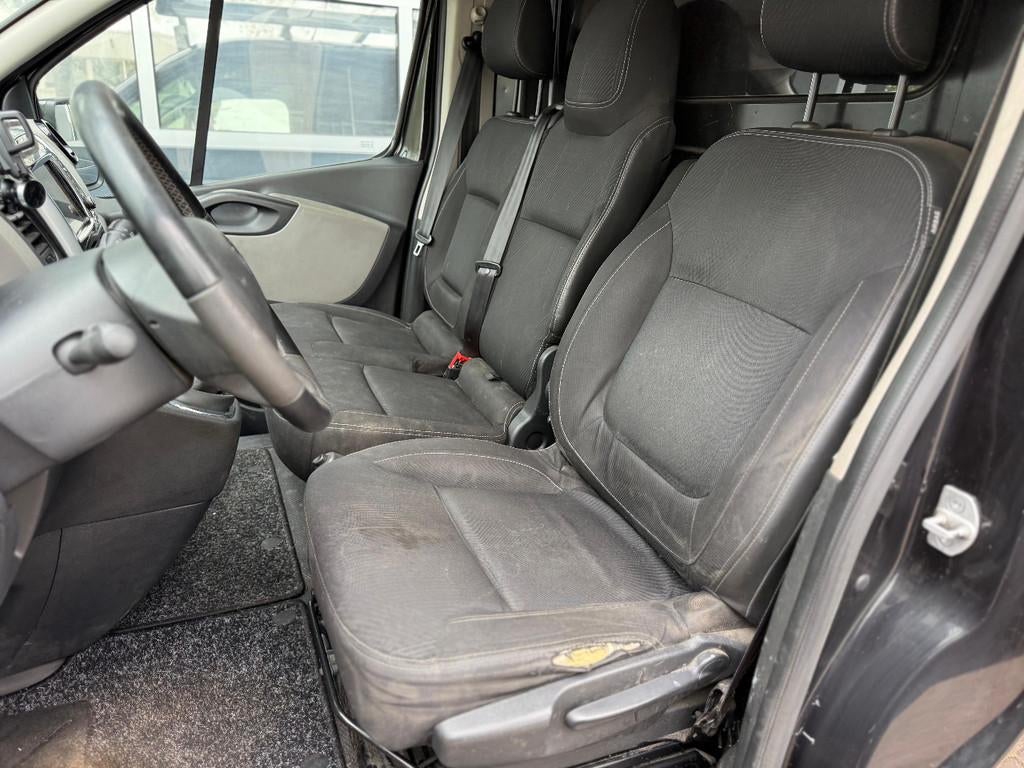 Renault Trafic L1H1 MARGE CRUISE CAMERA IMPERIAL (bj 2017), Auto's, 125 pk, Renault, Zwart, Origineel Nederlands