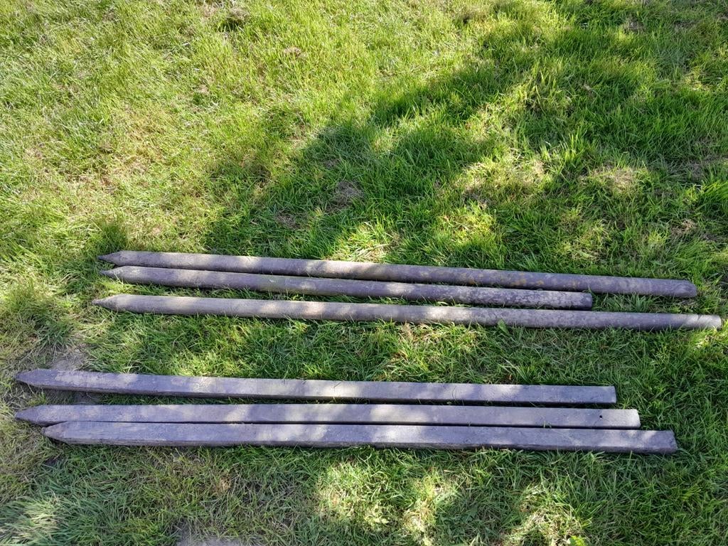 Zwarte, 20 a 30 rubberen palen, 2 euro per paal, Ophalen, Gebruikt, Minder dan 180 cm, Palen