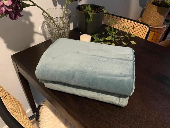 Sanela gordijnen blauwgrijs donkerturkoois petrol fluweel, Huis en Inrichting, Stoffering | Gordijnen en Lamellen, Zo goed als nieuw