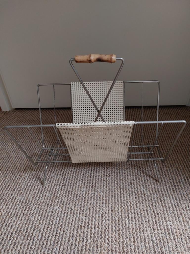 Antieke lektuurbak, Ophalen