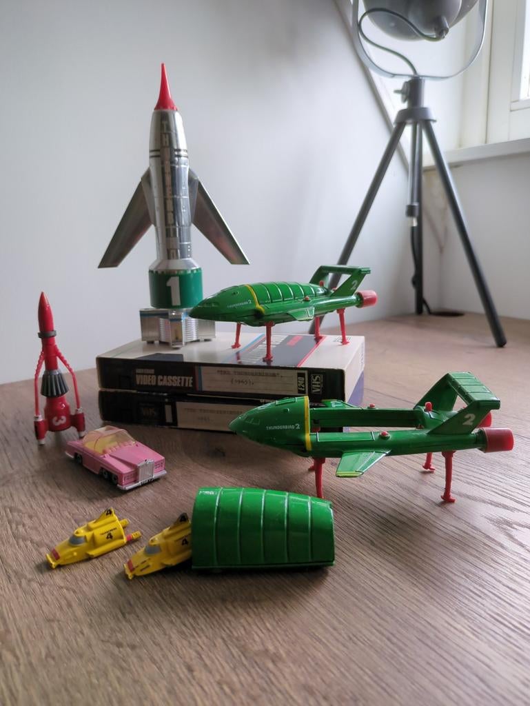 Thunderbirds Matchbox Set 1992 met videobanden, Ophalen of Verzenden, Gebruikt