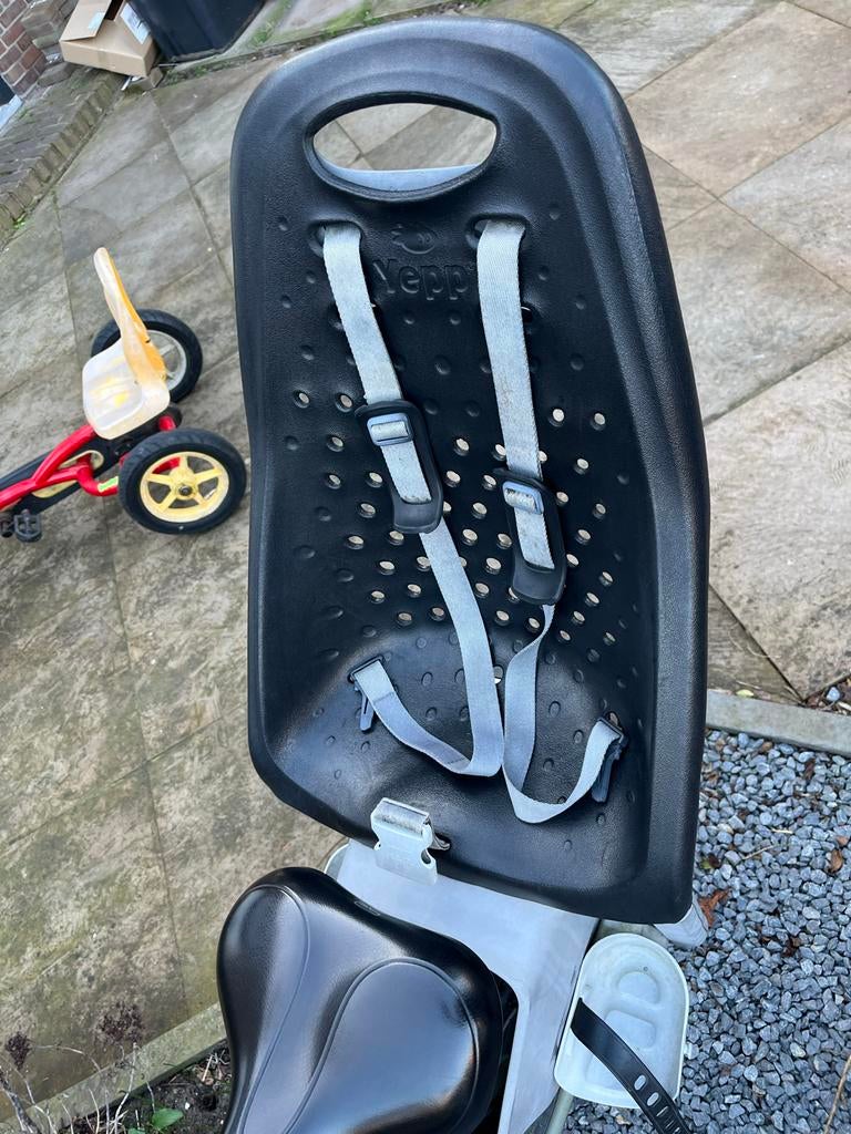 Gratis af te halen! Yepp Achterzitje met Zadelpenbevestiging, Fietsen en Brommers, Ophalen, Achterzitje, 9 t/m 18 kg, Gebruikt