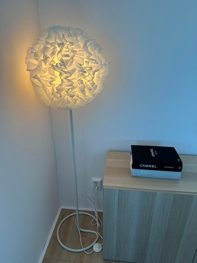 Ikea VINDKAST Staande Lamp Vloerlamp Wit Bol, Ophalen, Zo goed als nieuw, 100 tot 150 cm