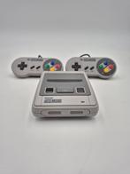 SNES mini met twee controllers €99.95, Verzenden, Op deze SNES mini staan vele classics voorgeïnstalleerd. Uren speelplezier, gemakkelijk dankzij de HDMI aansluiting!
