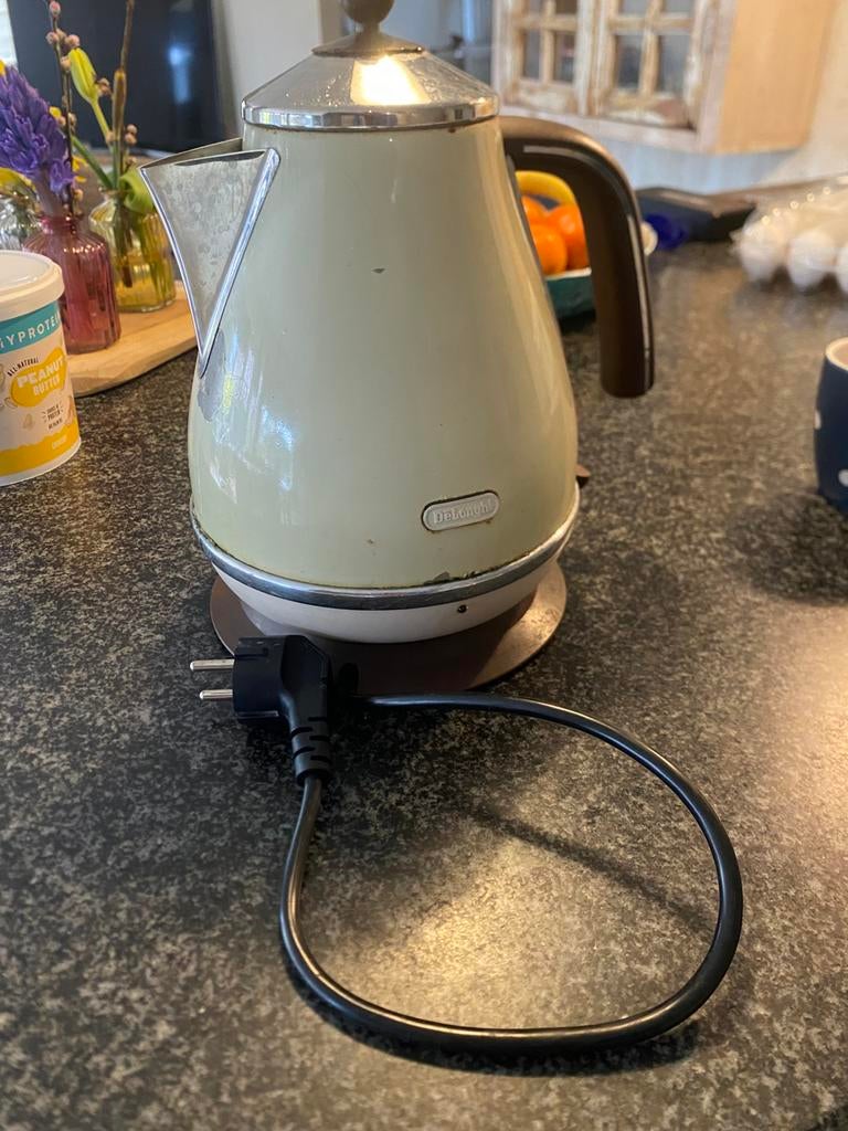 Delonghi waterkoker vintage look, Witgoed en Apparatuur, Waterkokers, 1 tot 2 liter, Ophalen of Verzenden, Gebruikt