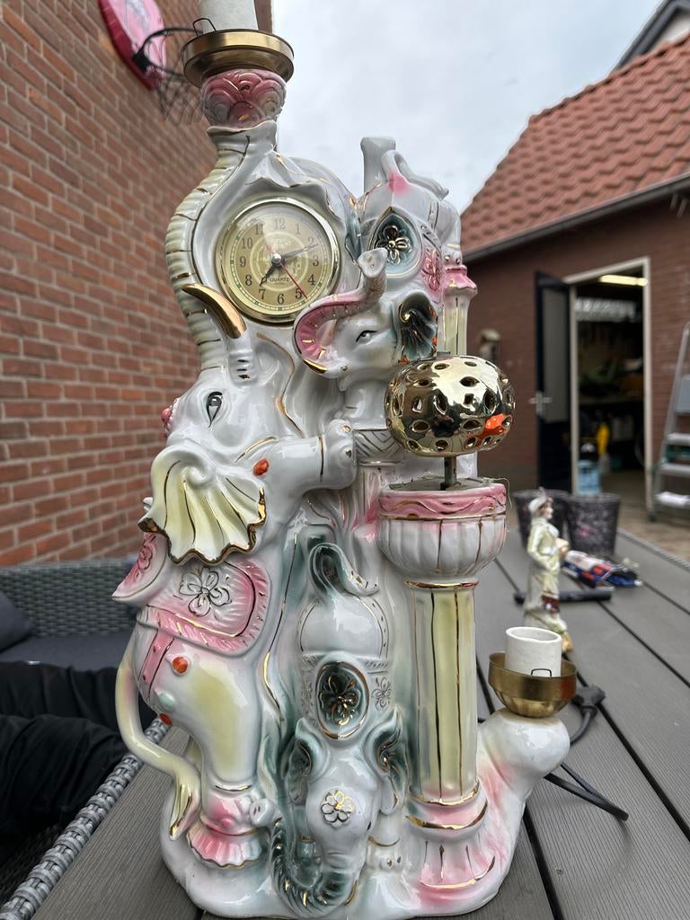 Unieke Oosterse Klok met Olifanten en Lamp, Ophalen