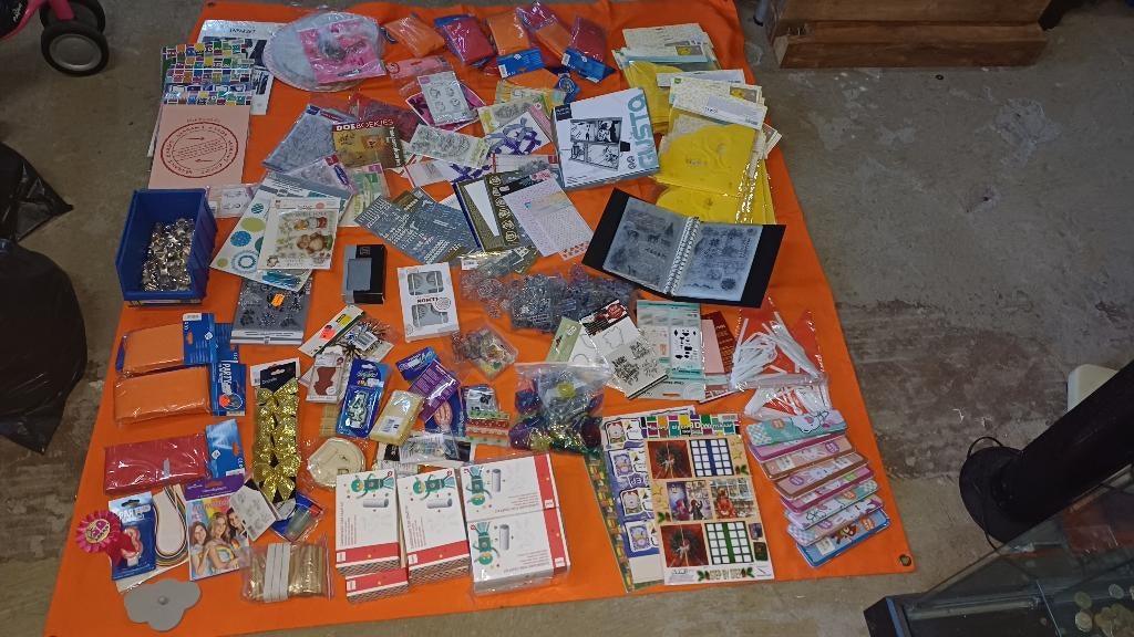 partij knutsel spullen verhuis doos vol, Ophalen of Verzenden, Nieuw, Overige materialen, Overige thema's