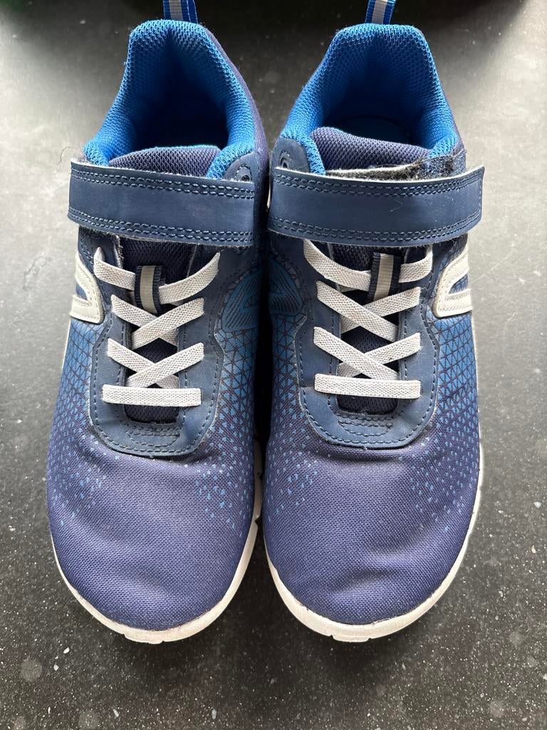 Decathlon Gymschoenen Maat 34, Kinderen en Baby's, Kinderkleding | Schoenen en Sokken, Ophalen, Zo goed als nieuw, Jongen of Meisje