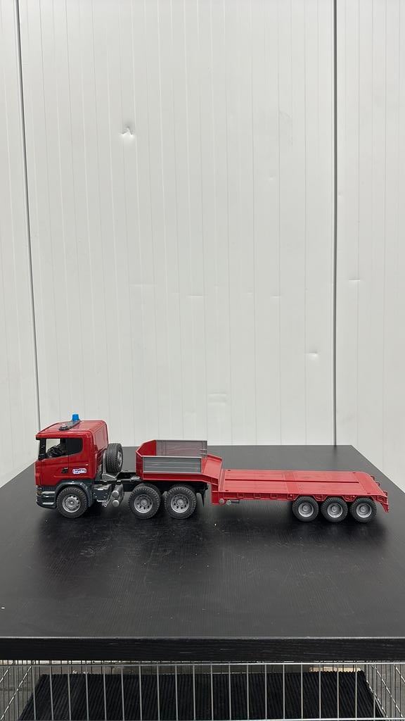 Bruder scania vrachtwagen met aanhanger, Hobby en Vrije tijd, Modelauto's | 1:50, Ophalen of Verzenden, Zo goed als nieuw, Bus of Vrachtwagen