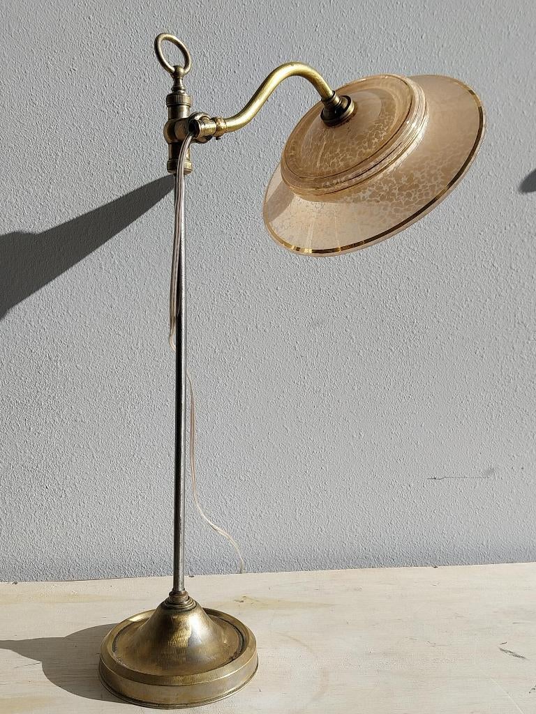 Vintage bureaulamp gemarmerde roze glazen kap messing voet, Ophalen of Verzenden