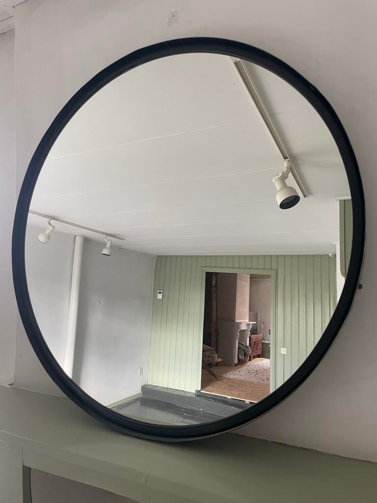 Ronde zwarte spiegel - diameter 80 cm, Huis en Inrichting, Woonaccessoires | Spiegels, Ophalen, Rond, Zo goed als nieuw, 75 tot 100 cm