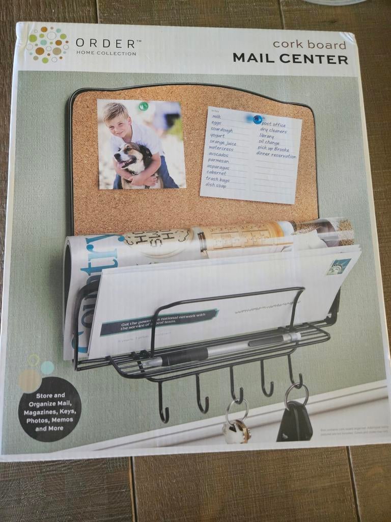 Nieuw kurkbord / prikbord met postvak en sleutelhaken, Huis en Inrichting, Woonaccessoires | Memoborden, Ophalen of Verzenden