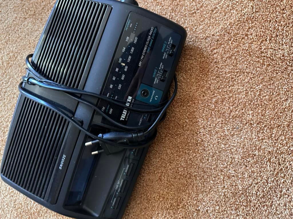 Telefunken Wekker Radio - MW/FM Stereo Klokradio, Ophalen of Verzenden, Gebruikt, Analoog