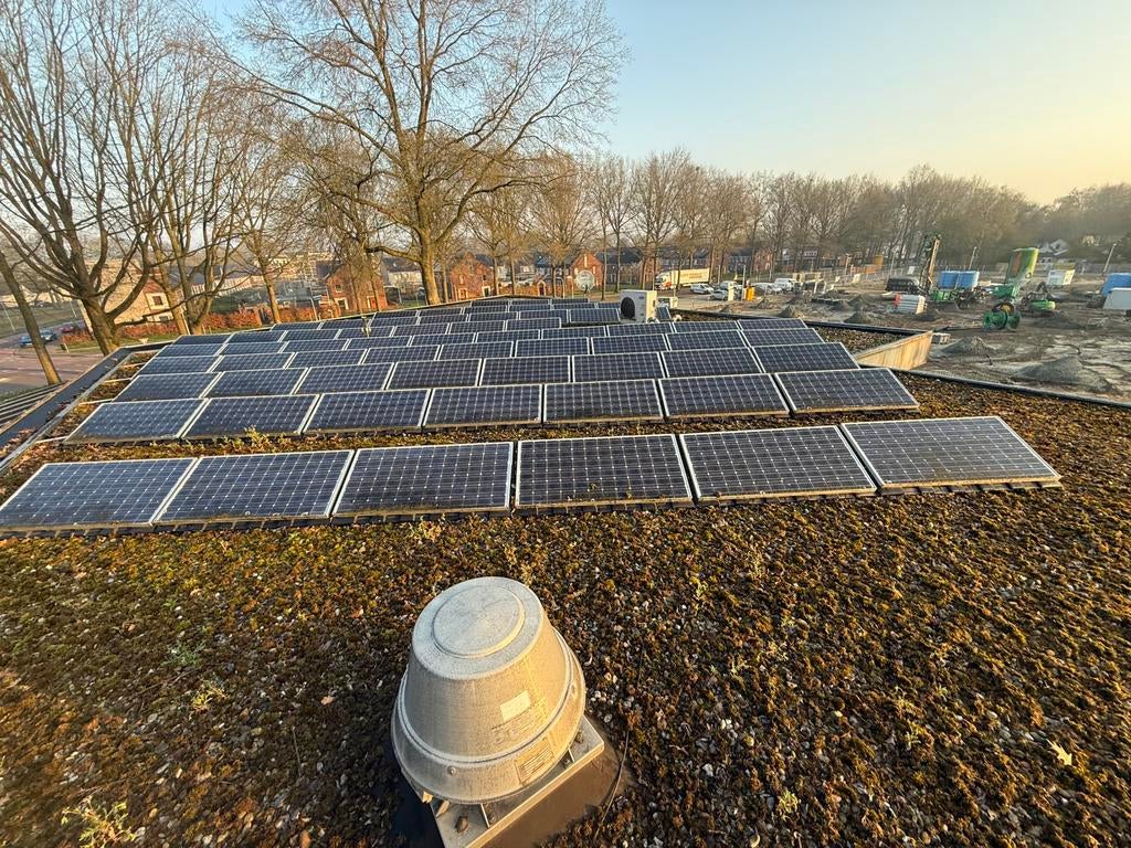Partij zonnepanelen 70 stuks complete installatie omvormers, Doe-het-zelf en Verbouw, Zonnepanelen en Toebehoren, Ophalen of Verzenden
