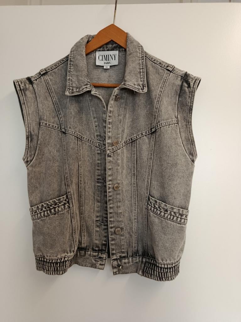 Grijs spijker gilet mt xs zgan van chiminy, Kleding | Dames, Bodywarmers, Ophalen of Verzenden, Zo goed als nieuw, Maat 34 (XS) of kleiner